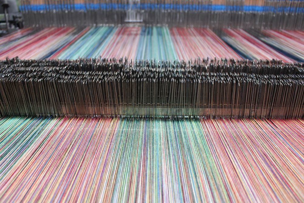 Colorful weaving machine