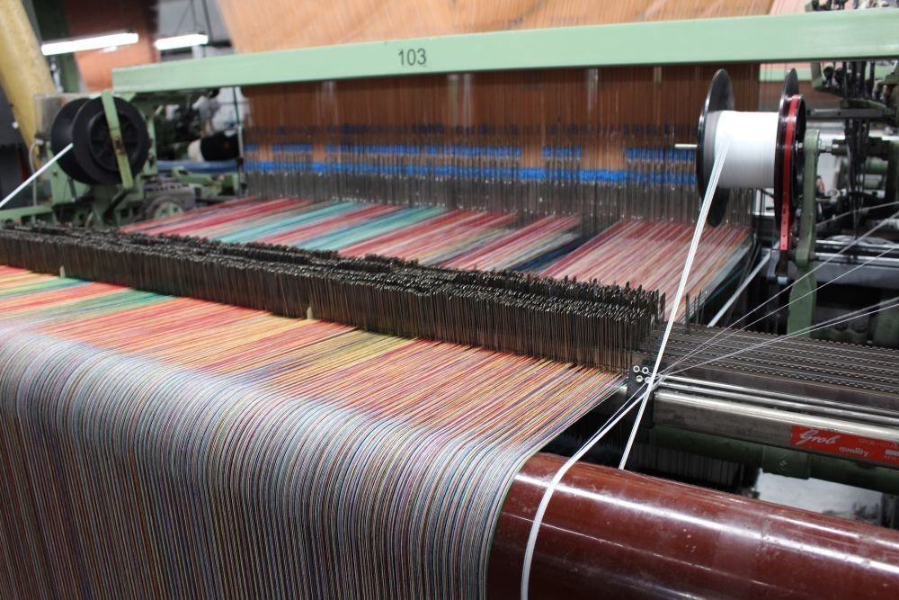 Industrial weaving loom